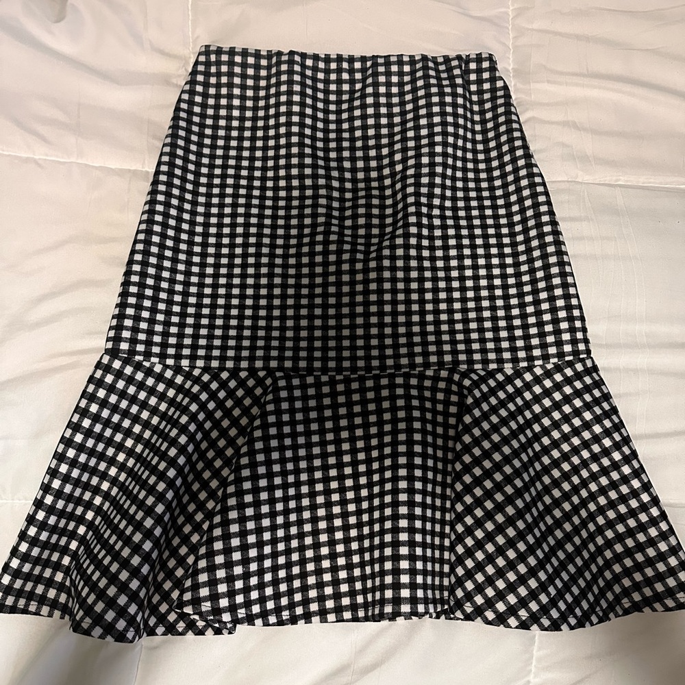 Black & white skirt